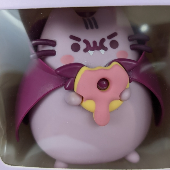 Pusheen Other - Culture Fly Pusheen Box Exclusive Vampurr Vinyl Figure Collectable New in Box
